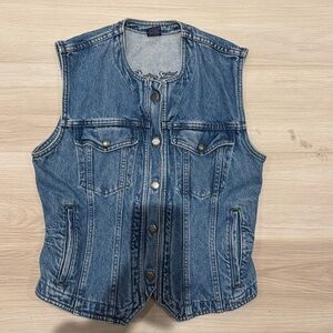 Vintage Harley Davidson Denim Jean Biker Vest 90s look. Made in Canada.